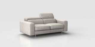 Con il divanetto trasformabile 2 posti grigio chiaro nio , ottimizza con stile un monolocale, uno studio o una camera degli ospiti! Poltronesofa Novezio