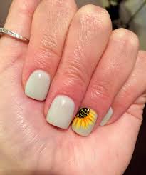 Pin By Caitlin Patterson On Nail Ideas Sunflower Nails Summer Gel Nails Stylish Nails