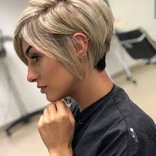 Überall sieht man derzeit mittellange frisuren. 59 Schone Frisuren Mittellang Stufig Fransig In 2020 Thick Hair Styles Short Hair Styles Hair Styles