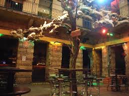 Het nachtleven van boedapest is veelzijdig; F Tdvm Qx9m1um