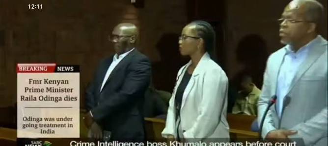 Nazoke, your fave Maselesa Teffo storming in court on the day Khumalo, Madondo and Lekalakala were applying to be allowed to go to Crime Intelligence offices. , Hehehe he claimed the applicants were ...