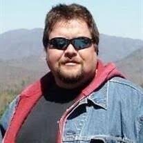 Lynn Pucci's Instagram, Twitter & Facebook