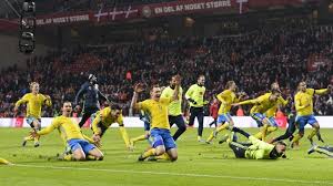 Trong khi đó, ở nhánh bên tay trái, bồ đào nha của ronaldo sẽ có nhiều cơ hội đi tới trận cuối cùng bởi các đối thủ không phải hàng đại gia. Vff Vong Chung Káº¿t Euro 2016 Há»i Ä'á»§ Anh Tai