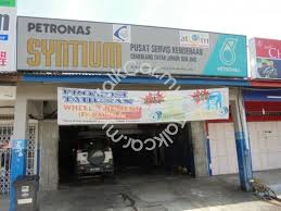 Menjadi pusat servis yang mempunyai tenaga mahir yang tinggi. Cemerlang Tayar Johor Bahru Johor