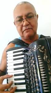 Bugari Armando Champion classe anos 70 em quarta de voz com dupla  ressonância Mestre Gennaro @gennarosanfoneiro, Possui captacao de Mozart  top., Pronta para pegar e tocar., Instrumento de excelente ...