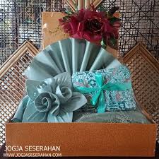 Cara menghias seserahan pernikahan baju tidur piyama lengan panjang | diy gubahan piyama part 2. Cara Membuat Hantaran Pernikahan Dari Kain Kebaya Sketsa