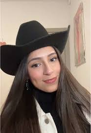 Victoria Knutson's Instagram, Twitter & Facebook