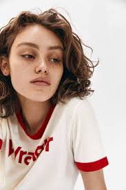 Given That Social Media Essentially Takes Over Your Life Everybody Takes A Selfie At Least Occasionally Thoug Aesthetic People Portrait Photography Portrait