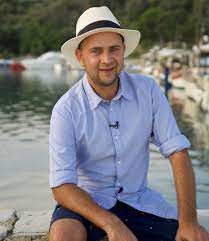 Urmariti luni seara in data de 14 august 2017 emisiunea difuzata la antena 1 in fiecare luni si marti seara aventura cu 4 stele episodul 1 online integral. S Au Terminat FilmÄƒrile In Grecia Cand Incepe Noua Emisiune De La Antena 1 Click Mobile