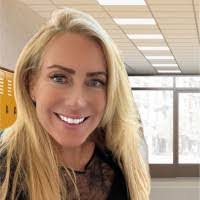 Sharon Stetler's Instagram, Twitter & Facebook