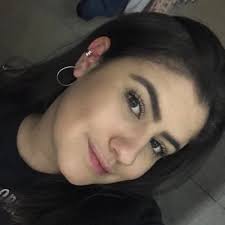 Bianca Xavier (@biaxavier_)