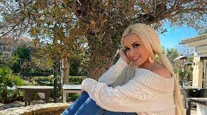 She is known for her work on немой (2018), die martina hill show (2018) and frauchen und die deiwelsmilch (2014). Darum War Es Um Daniela Katzenberger So Still Geworden Promiflash De