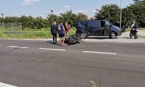 La moto di bastianini, infatti, è letteralmente esplosa dopo l'impatto con syahrin. Incidente Tra Furgone E Moto Sulla Sp121 17enne In Coma Foto Prima La Martesana