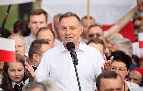 Polish president andrzej duda attends a meeting with local residents following his victory in a presidential election in odrzywol, poland july 13, 2020. Presiden Polandia Andrzej Duda Positif Terinfeksi Corona Okezone News