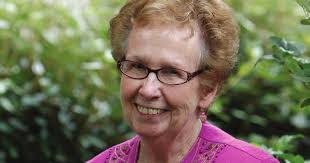 Donna Mcvicker's Instagram, Twitter & Facebook