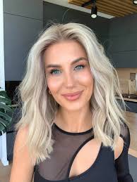 Blonde bob wig "MEGAN FOX" (long bob)