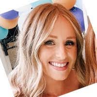 Kelsie Roche's Instagram, Twitter & Facebook