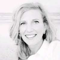 Elizabeth Heffner's Instagram, Twitter & Facebook