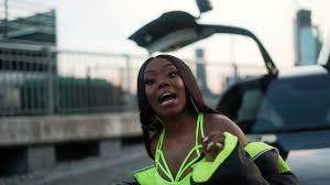 Kingshurst, birmingham (united kingdom) based singer, rapper, and producer best known for her series of 'queen's speech' freestyles, the fourth of which went viral in 2016. Lady Leshurr Your Mr Youtube