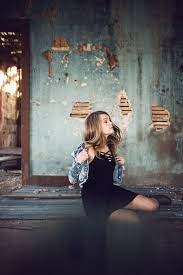 Senior Session Nebraska Senior Poses 2017 Senior Old House Abandoned House Old House Photoshoot Abandoned House Photoshoot House Photography