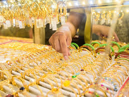 Giá vàng hôm nay ngày 11/8 đồng loạt giảm cực mạnh