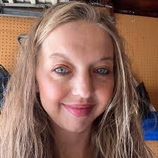 Kimberly Fraley's Instagram, Twitter & Facebook