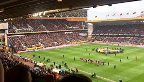 What are the biggest stadiums in the us for college football? Molineux Stadium Wikipedia