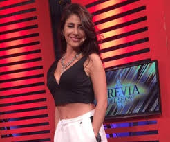 Roxy vázquez, la conductora de tn de 6 a 10, el segmento que va durante ese horario en la señal de cable todo noticias, hizo reír a todos en las redes sociales cuando sergio lapegüe subió un video donde aparece ella desfilando.la reacción de sus compañeros de trabajo fue muy graciosa, ya que se tiraron todos al piso en el momento que la locutora paso. Infartantes Conoce A Las Cronistas Mas Sensuales De La Television Noticias De Buenos Aires