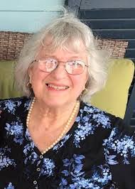 Erin Dettmann's Instagram, Twitter & Facebook