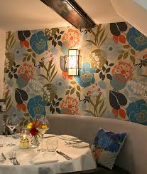 Whether you need illumination over the dining table, the island, or the kitchen cabinets, all of our dining room lighting styles can be adjusted to a hanging height and style that suits your home's needs. Arts Craft Design Box Wall Light