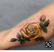 Pin By Josilene On Roses Yellow Rose Tattoos Rose Shoulder Tattoo Watercolor Rose Tattoos
