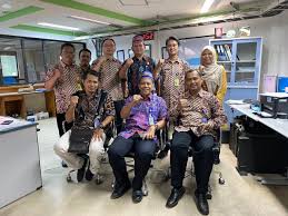 Located on the east coast of the island of borneo (kalimantan), the city is the financial center of kalimantan and the main gateway to the new capital of indonesia. Kunjungan Kerja Kapus Meteorologi Penerbangan Ke Stamet Kelas I Sultan Aji Muhammad Sulaiman Sepinggan Balikpapan Bmkg