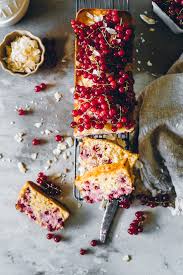 Mehl, haselnüsse und backpulver mischen, unter die masse rühren. Saftiger Sommer Johannisbeer Kokos Kuchen Tinastausendschon