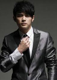 Check out our list of the best male pop singers of 2020! Top 10 Popular Chinese Male Singers