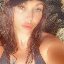 Crystal Craven's Instagram, Twitter & Facebook