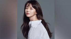 More images for potong rambut pendek pramugari » Gaya Rambut Kwon Nara Dari Panjang Hingga Bob Berponi Cantik Tempo Co