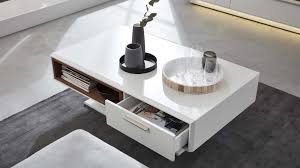 Verstaue Deine Lieblingszeitschriften Im Couchtisch Der Interliving Wohnzimmer Serie 2102 Online Mobel Couchtisch Wohnzimmer