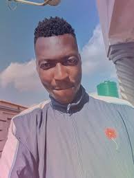 2 years later and fans still trying to figure out what Soulja Boy's homeboy  whispered in his ear