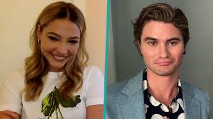 Stay with us to learn everything about the american actress. Madelyn Cline Says Her First Impression Of Boyfriend Chase Stokes Wasn T Great He Was Kinda Bratty