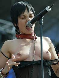 Nude women singing