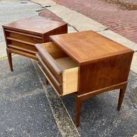 Paul mccobb style lane rhythm mid century walnut nightstand side end table. Pair Of Lane Rhythm Nightstands Mid Century Modern Nightstands For Sale Sweet Modern Akron Oh