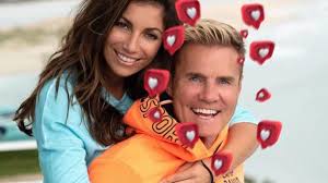 Carina walz und dieter bohlen lernten sich im jahre 2006 in einer discothek auf der spanischen mittelmeerinsel mallorca kennen und lieben. Absolut Dieter Bohlen Doku Zeigt Insta Dieter Als Erfolgreichen Influencer Promiwood