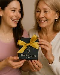 O Dia das Mães está chegando e preparamos um desconto especial para você  presentear com ainda mais Amor !❤️ Em compras acima a de R$ 99.90 ganhe 15%  de desconto usando cupom