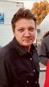 Happy new year to you all wish you all the best in this year 2025 Can I get  a happy new year 🎉 from my lovely fans