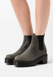 Built on the iconic, comfortable dr. Dr Martens Rometty Platform Ankle Boots Slate Maldova Grey Zalando Ie