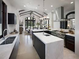 Modern Mediterranean Black And White Kitchen I Like This Nice Floors Modern Mediterranean Homes Mediterranean Homes Mediterranean Style Homes