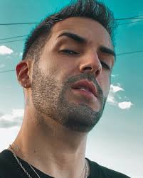 SHÉ is with Doris Mar and 11 others.