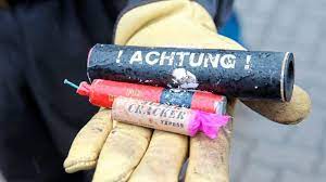 Wer darf welche knaller kaufen? Polizei Warnt Vor Verbotenen Feuerwerkskorpern Silvester 2017 Von Wann Bis Wann Darf Man Bollern