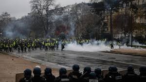 A quatre jours de la marche pour le climat et de la mobilisation des gilets jaunes, qui doivent se tenir au même moment. Sur Les Reseaux Sociaux Des Gilets Jaunes Appellent Deja A Un Acte 4 Samedi A Paris