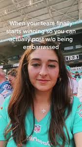 Julia Goldsmith's Instagram, Twitter & Facebook